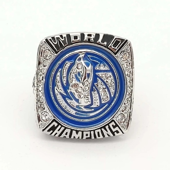Dallas Mavericks 2011 Fan Championship Ring Dirk - Picture 2 of 7